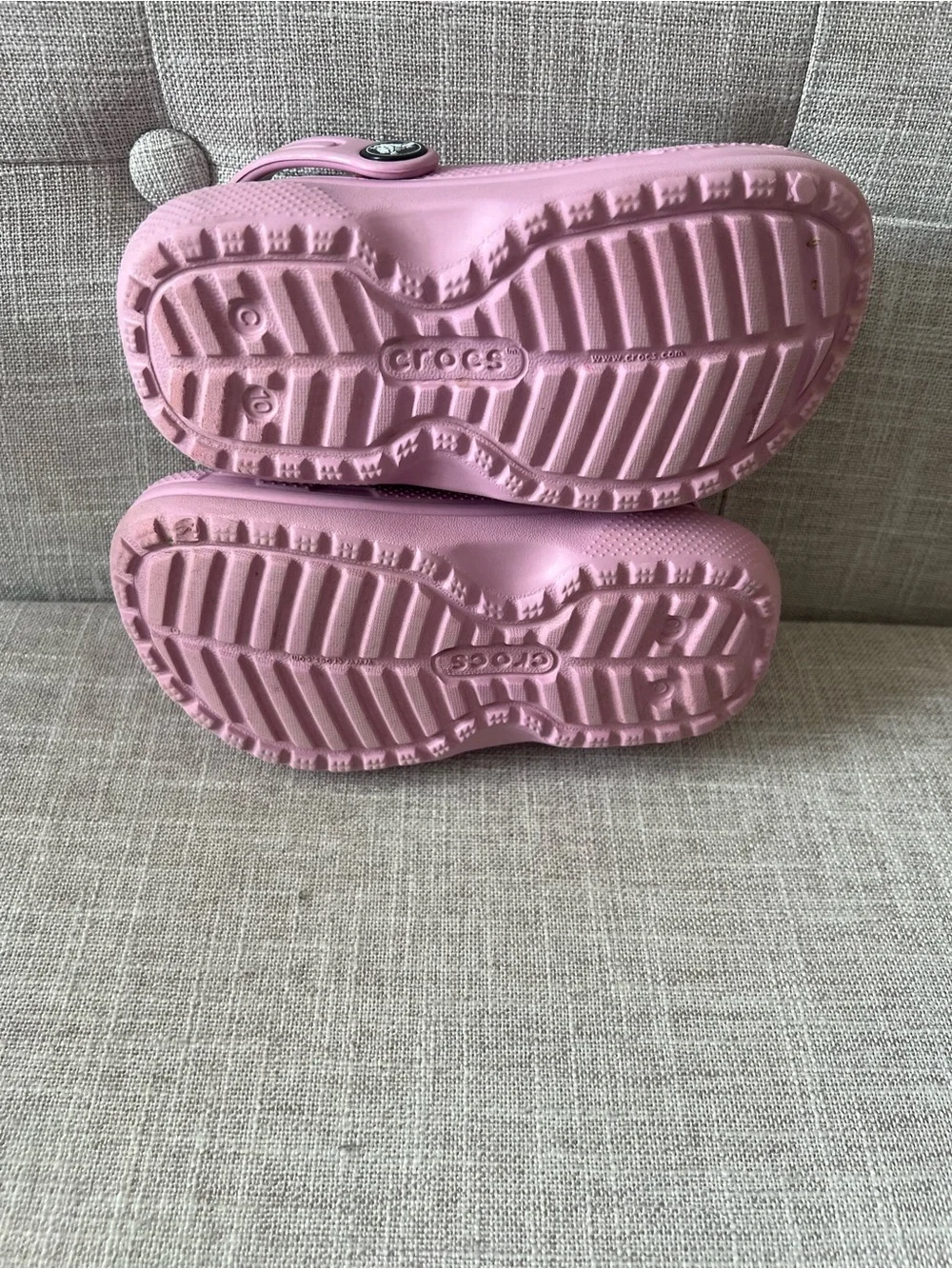 CROCS Dual Comfort Girls/Kids Pink Faux fur Lined mule Clogs w/strap, size 10